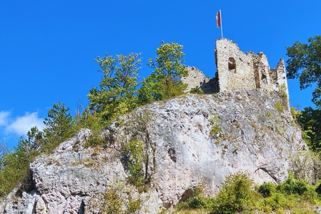 Naturpark Sparbach beautiful castle ruins