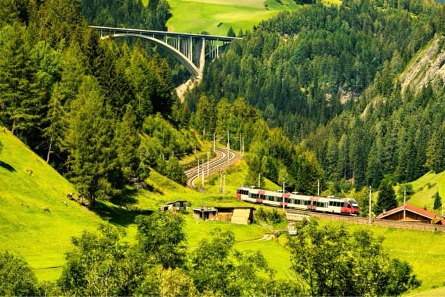 Explore Vienna by Train: Unforgettable Day Trips and Adventures