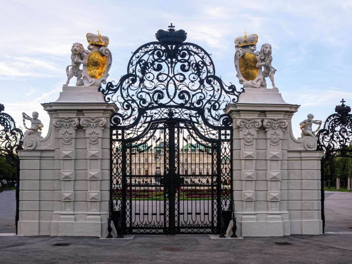 Belvedere Palace Main View